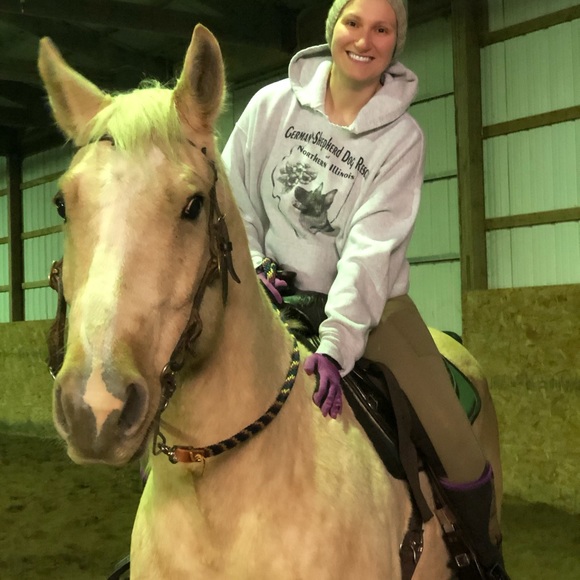 ✨ Meet your Posher, Jules! ✨ - Picture 2 of 3